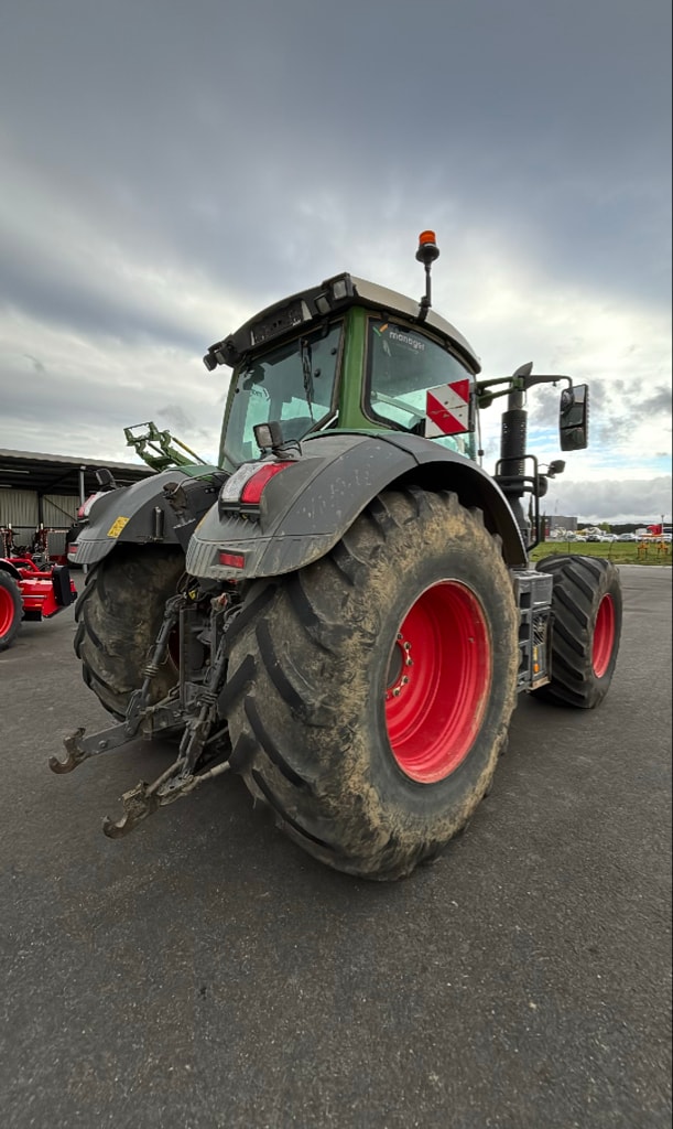 Tracteur FENDT 822 - photo slide 3