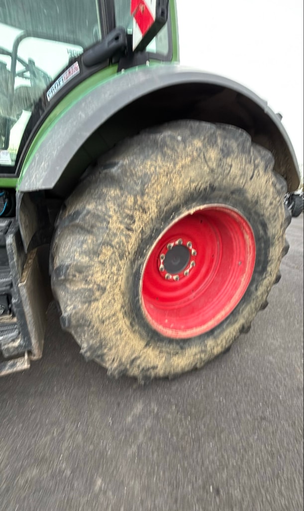 Tracteur FENDT 822 - photo slide 7