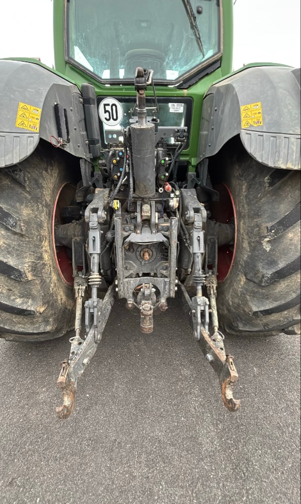 Tracteur FENDT 822 - photo slide 8