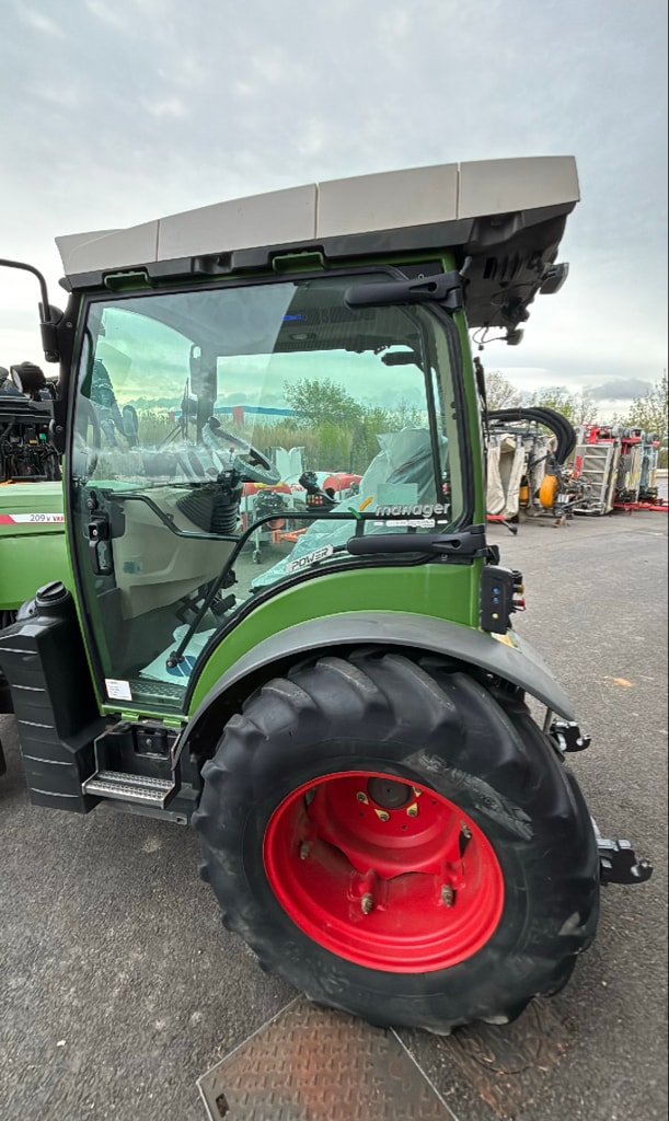 Tracteur FENDT 209V - photo slide 4