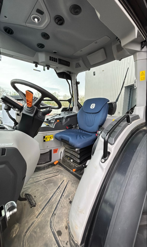 Tracteur NEW HOLLAND T4.100F - photo slide 14