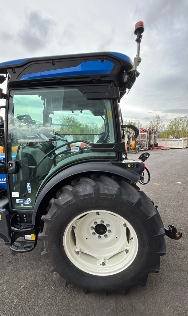 Tracteur NEW HOLLAND T4.100F - photo slide 4