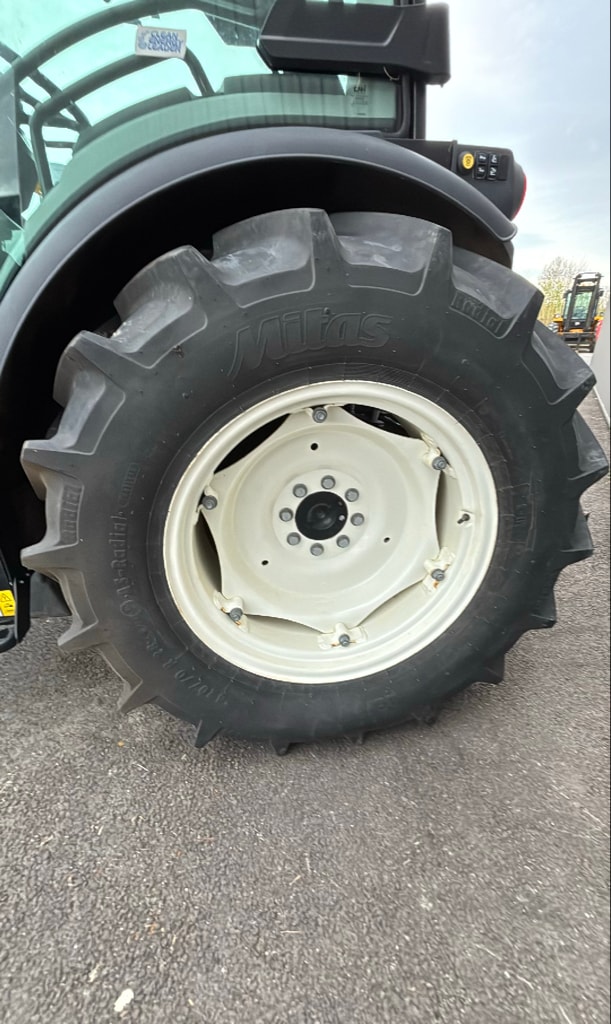 Tracteur NEW HOLLAND T4.100F - photo slide 9