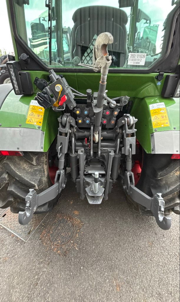 Tracteur FENDT 211P - photo slide 5