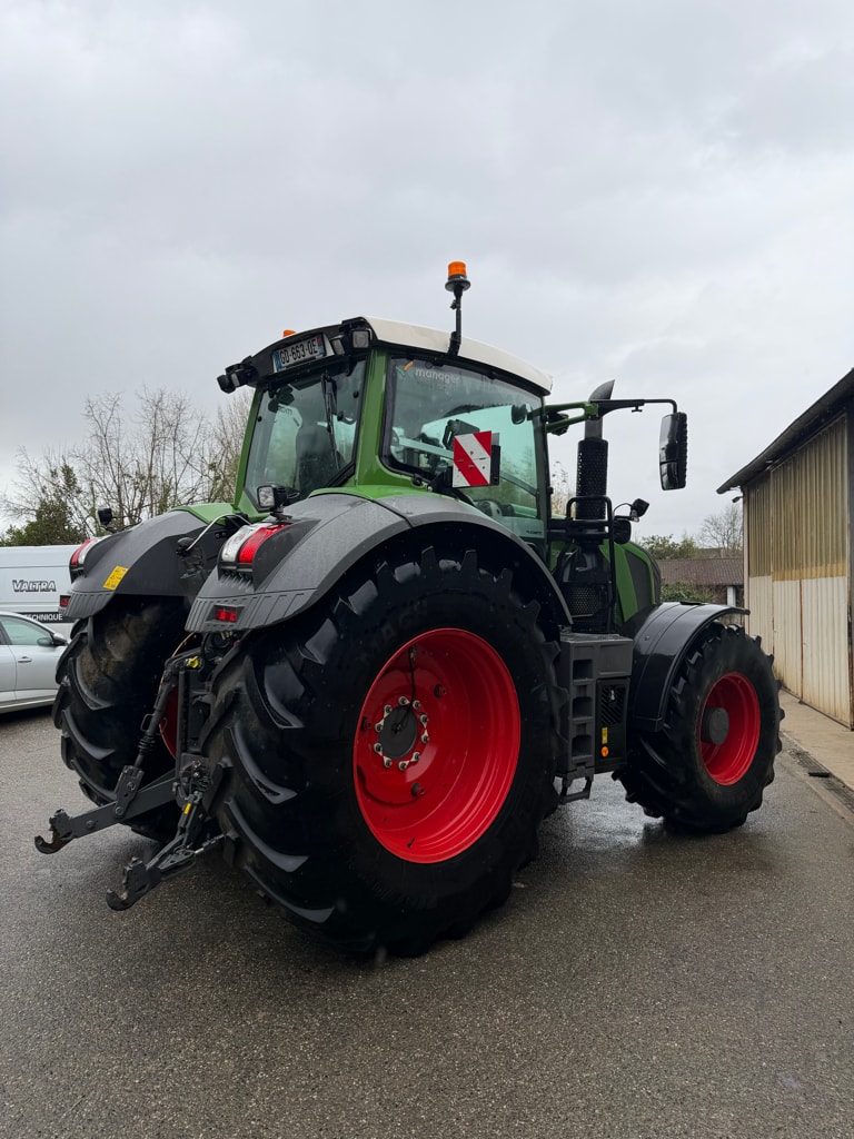 Tracteur FENDT 828 - photo slide 3