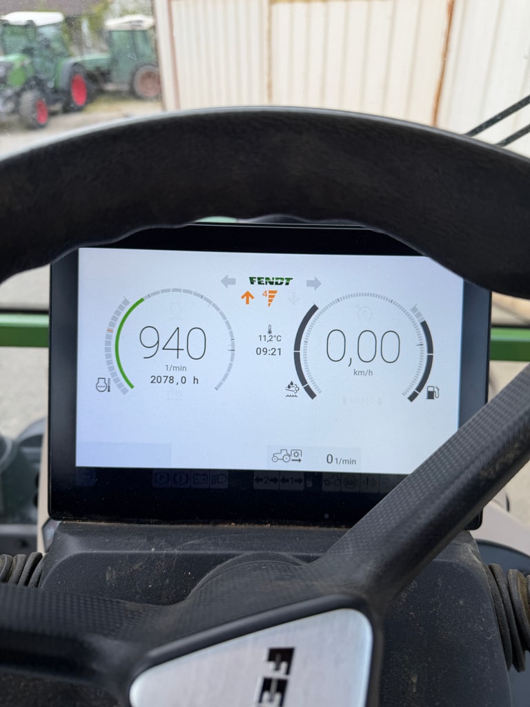 Tracteur FENDT 209V - photo slide 6