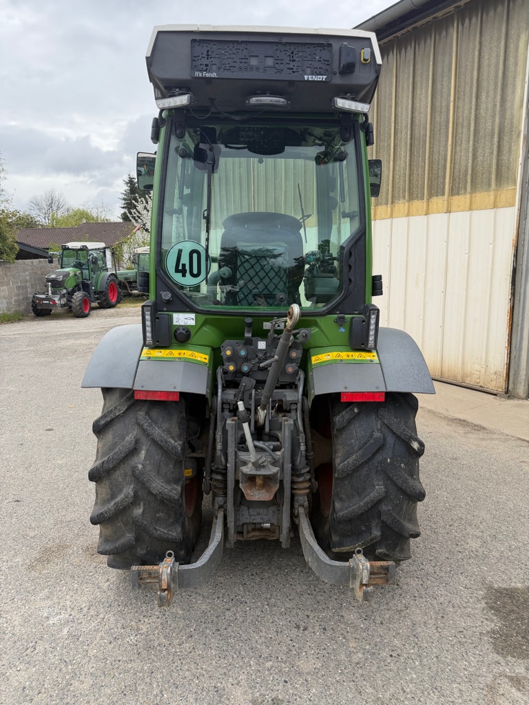 Tracteur FENDT 209V - photo slide 4