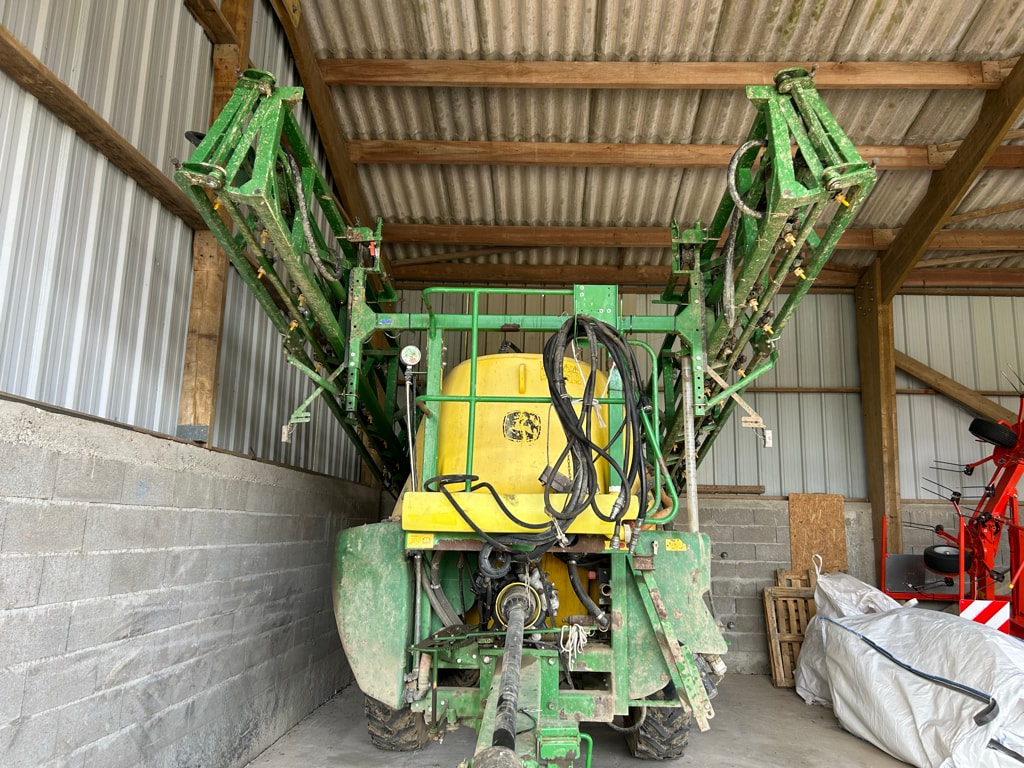 Pulverisateur JOHN DEERE 724 - photo slide 3