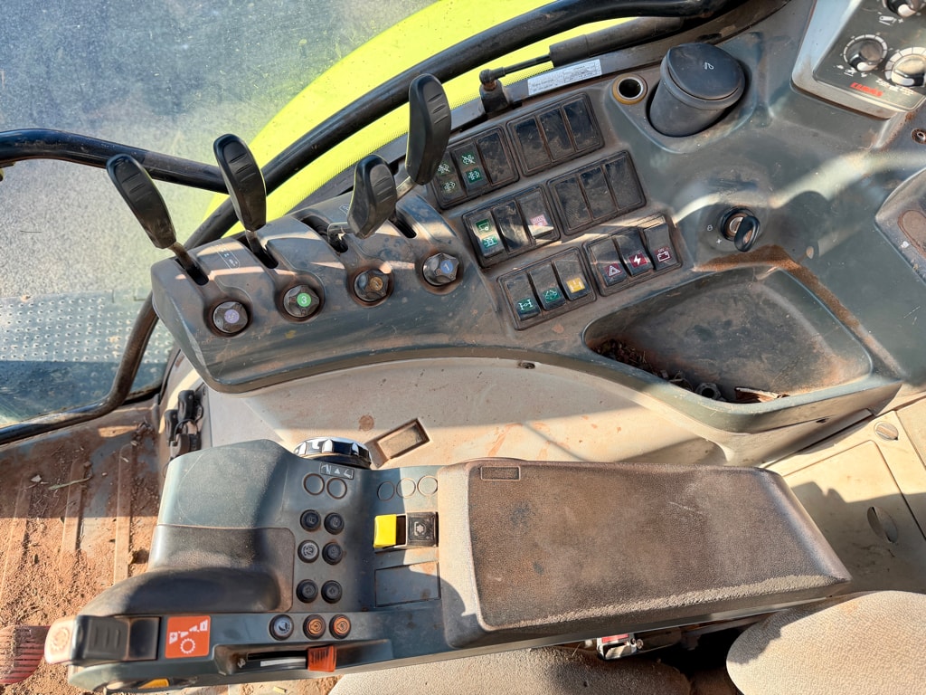 Tracteur CLAAS ARION 620 - photo slide 13
