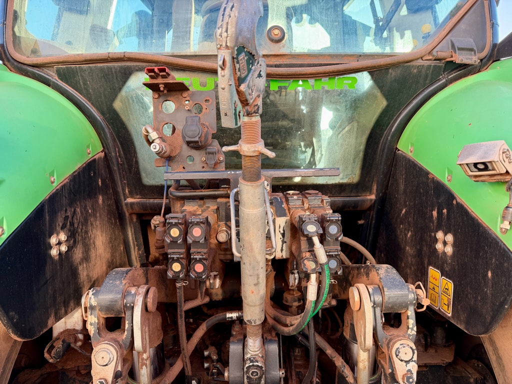 Tracteur chargeur DEUTZ FAHR 6180 AGROTRON TTV - photo slide 6