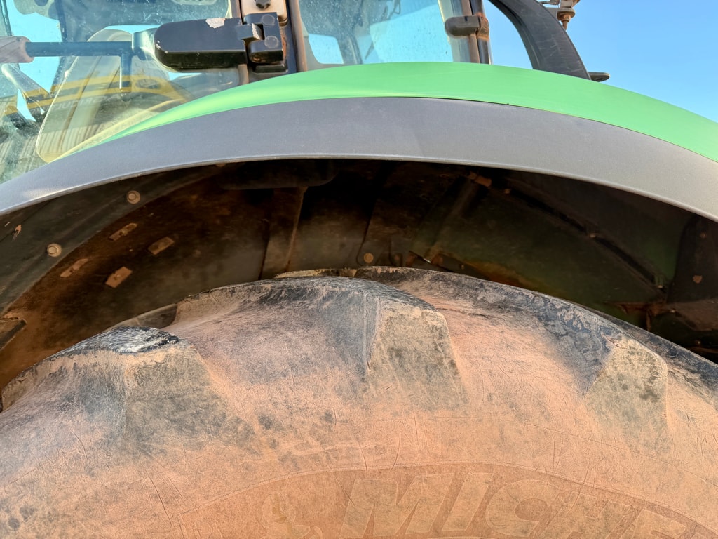 Tracteur chargeur DEUTZ FAHR 6180 AGROTRON TTV - photo slide 17