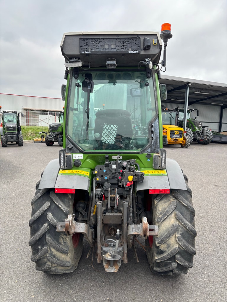 Tracteur FENDT 209V - photo slide 11