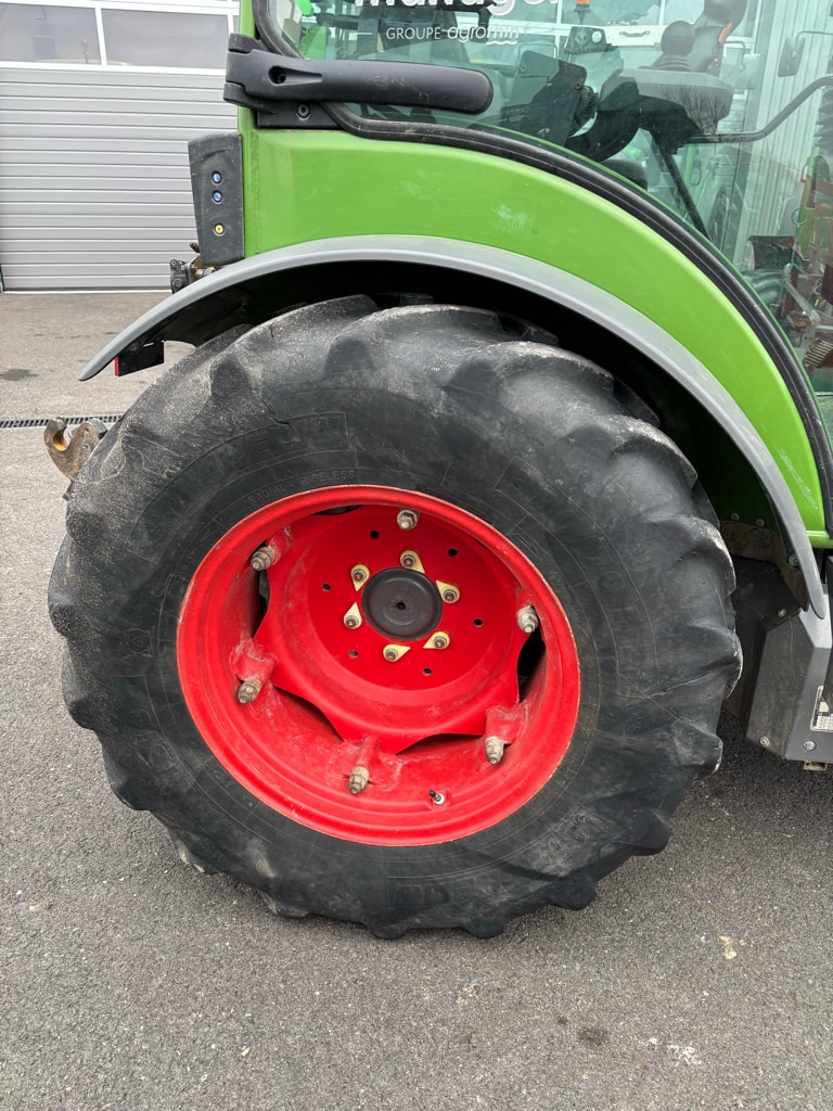 Tracteur FENDT 209V - photo slide 9