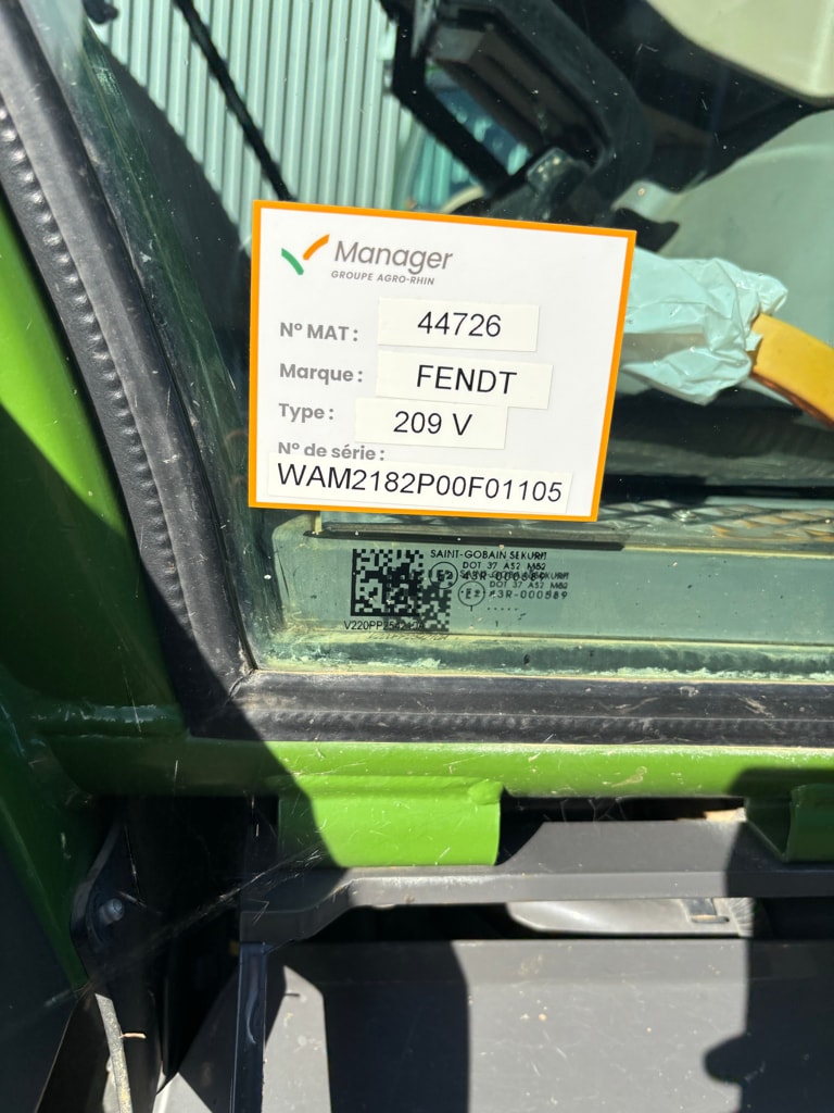 Tracteur FENDT 209V - photo slide 6