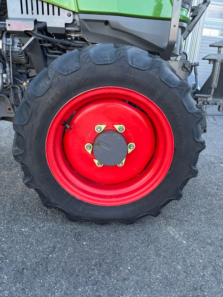 Tracteur FENDT 210F - photo slide 7