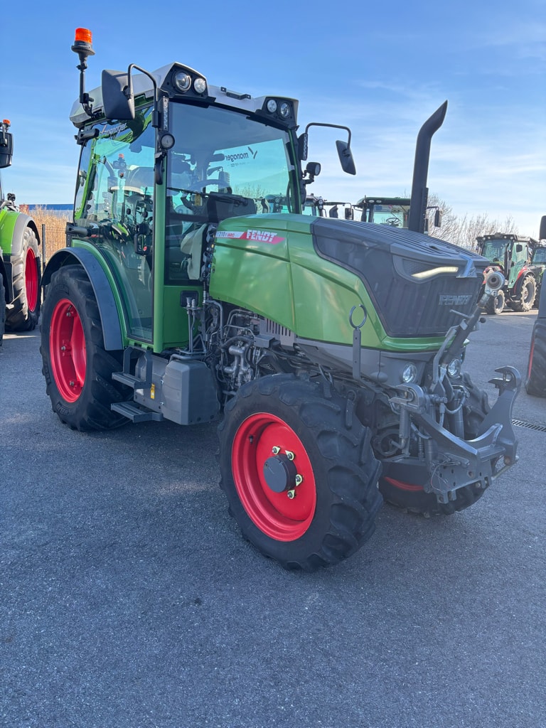 Tracteur FENDT 210F - photo slide 6