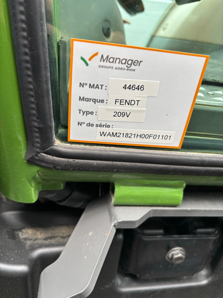 Tracteur FENDT 209V - photo slide 13