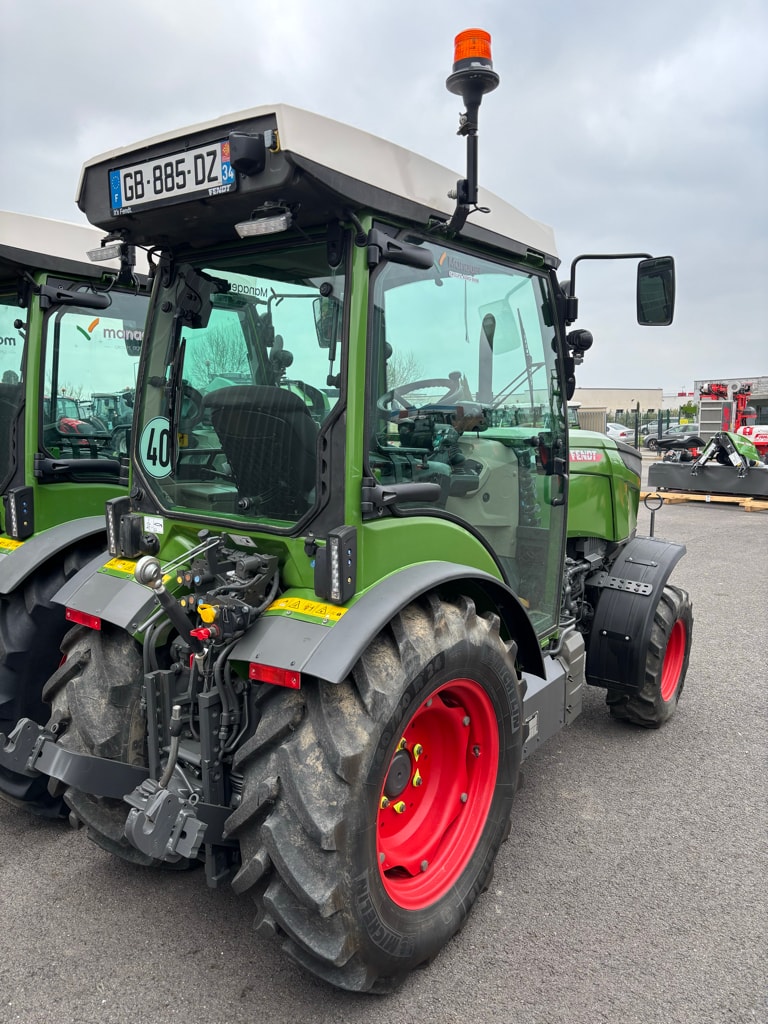 Tracteur FENDT 209V - photo slide 11