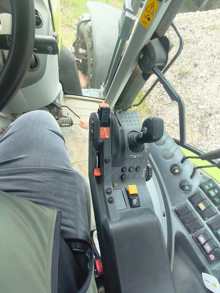Tracteur CLAAS ARION 630 - photo slide 14