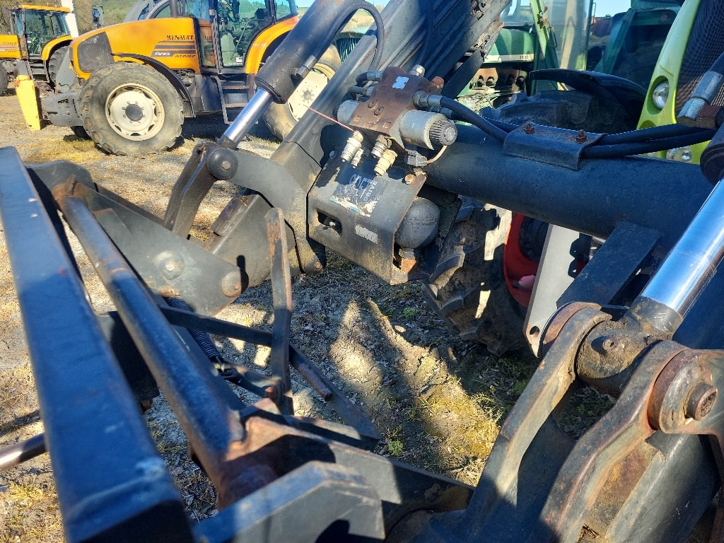 Tracteur CLAAS 657 ATZ - photo slide 9