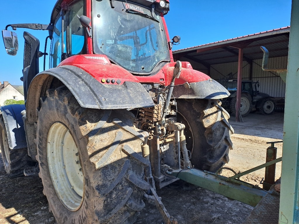 Tracteur VALTRA T155 hi tech - photo slide 6