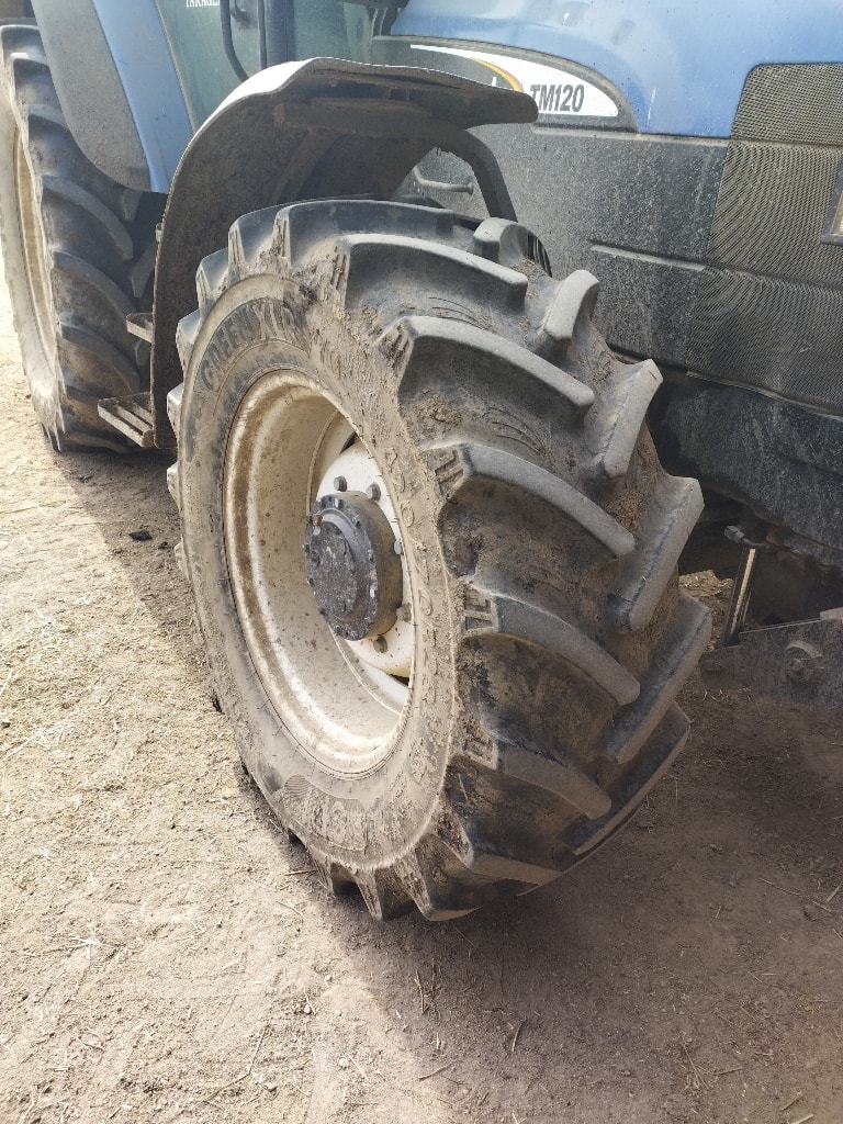 Tracteur NEW HOLLAND TM120 - photo slide 6