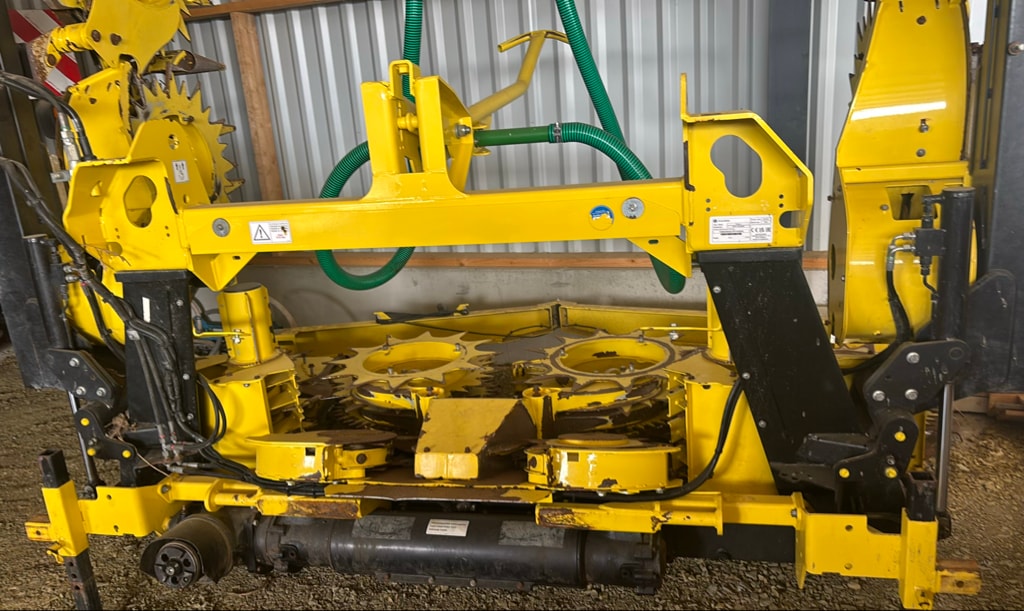 Bec à maïs JOHN DEERE 360 plus - photo slide 2