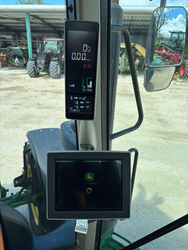 Tracteur JOHN DEERE 6155 - photo slide 17