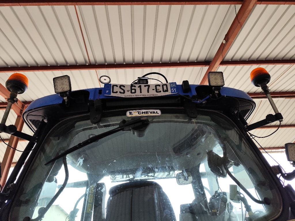 Tracteur NEW HOLLAND T 7.270 ac - photo slide 6
