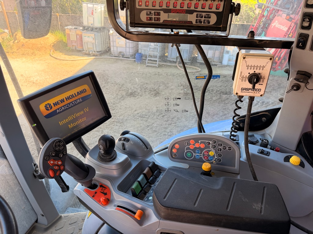 Tracteur NEW HOLLAND T7.245 AC - photo slide 15