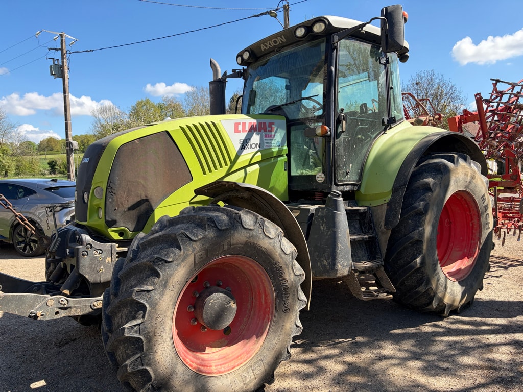 Tracteur CLAAS AXION 810 - photo slide 1