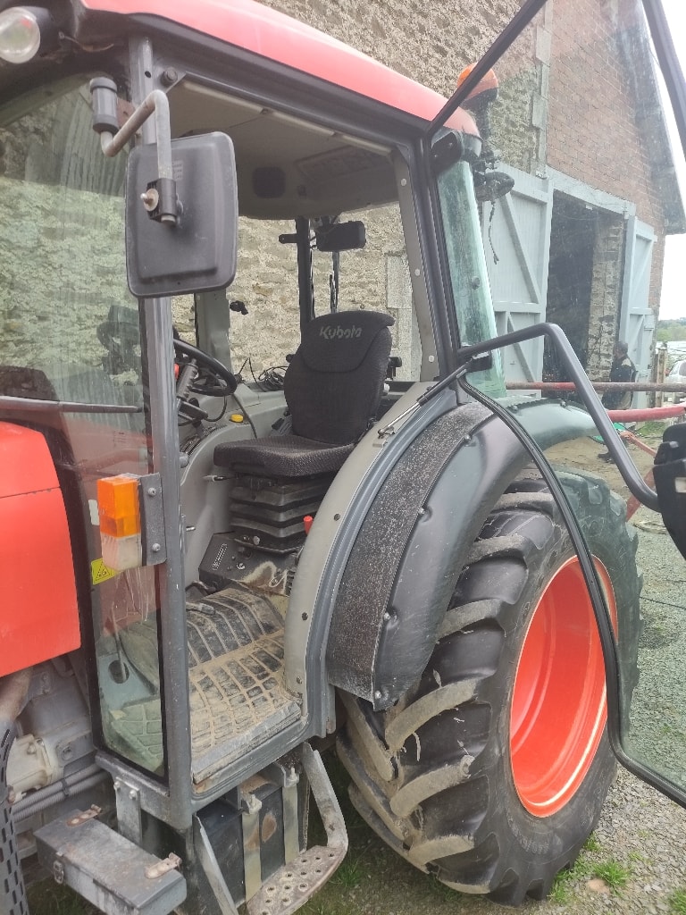 Tracteur fruitier KUBOTA M8540 - photo slide 4