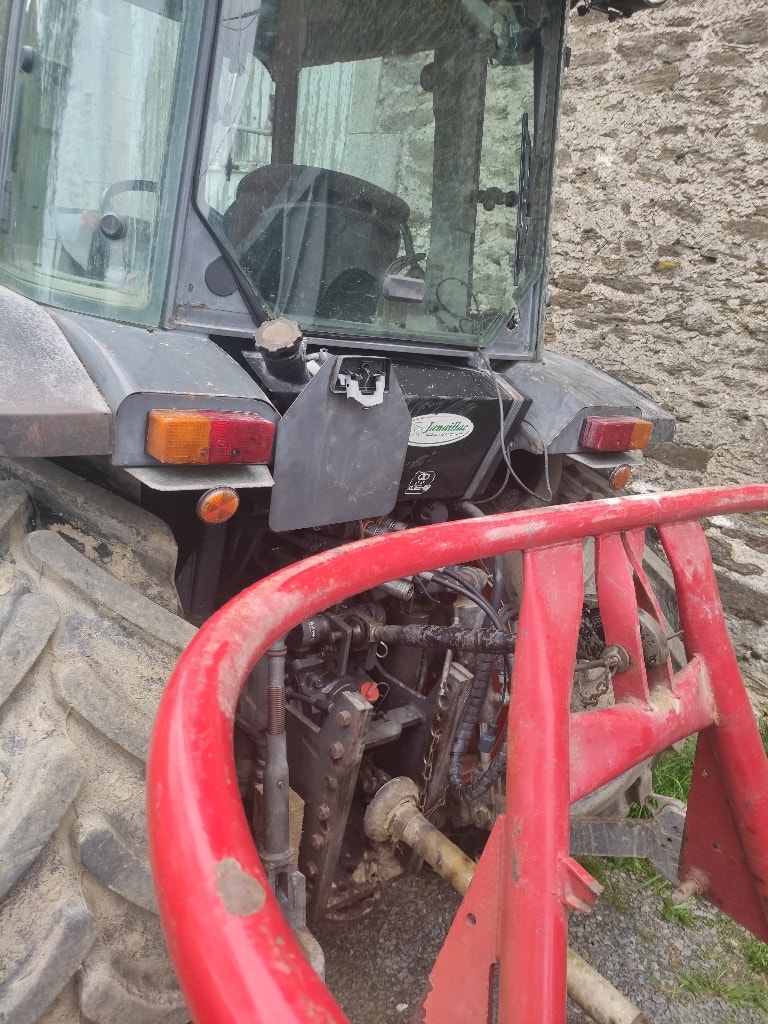 Tracteur fruitier KUBOTA M8540 - photo slide 11