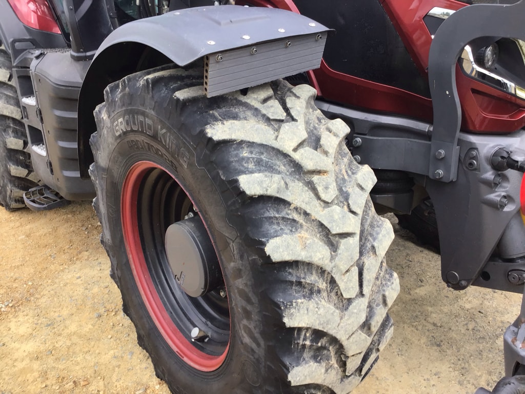 Tracteur VALTRA T145 Direct Skyview - photo slide 6