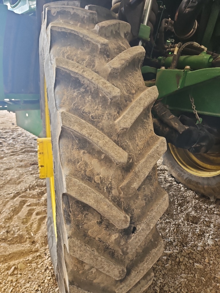 Pulverisateur automoteur JOHN DEERE R 4040 - photo slide 8