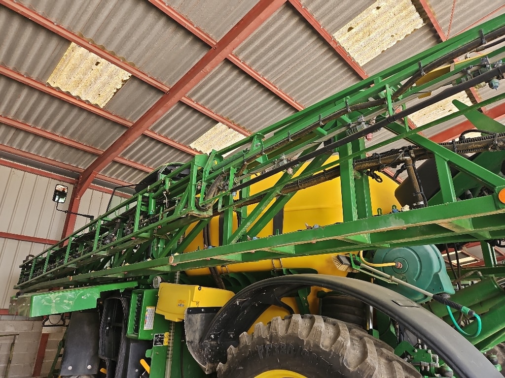 Pulverisateur automoteur JOHN DEERE R 4040 - photo slide 13