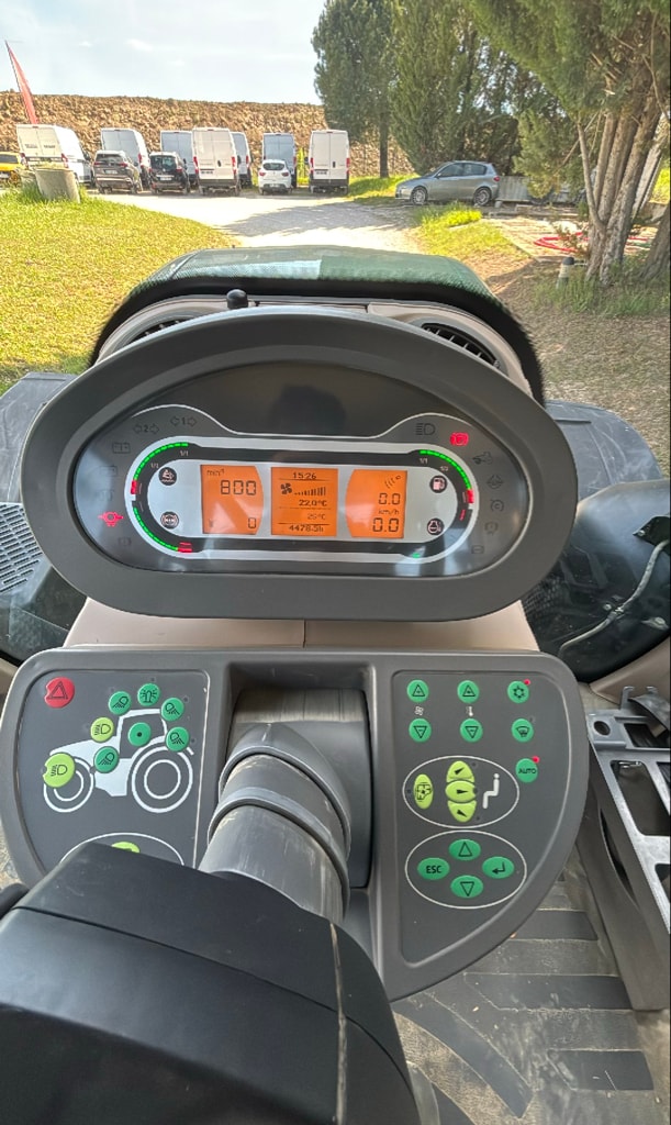 Tracteur FENDT 828 - photo slide 8