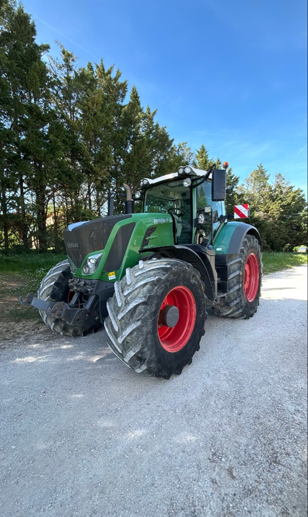 Tracteur FENDT 828 - photo slide 2