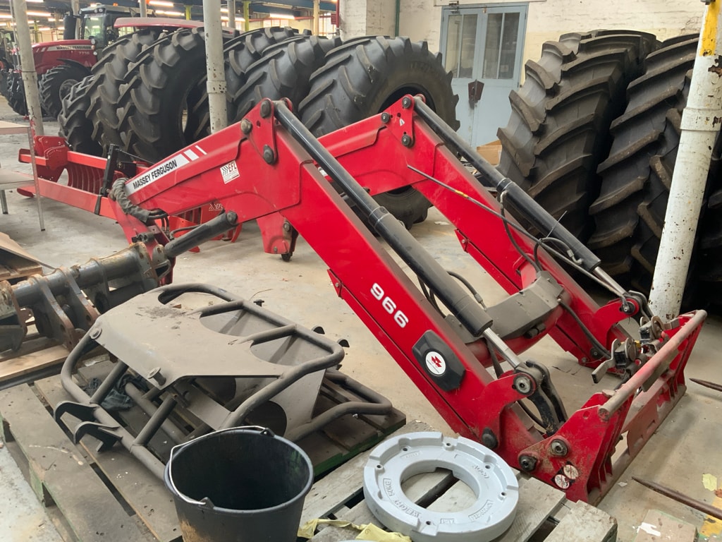 Chargeur Frontal MASSEY FERGUSON 966 - photo slide 6