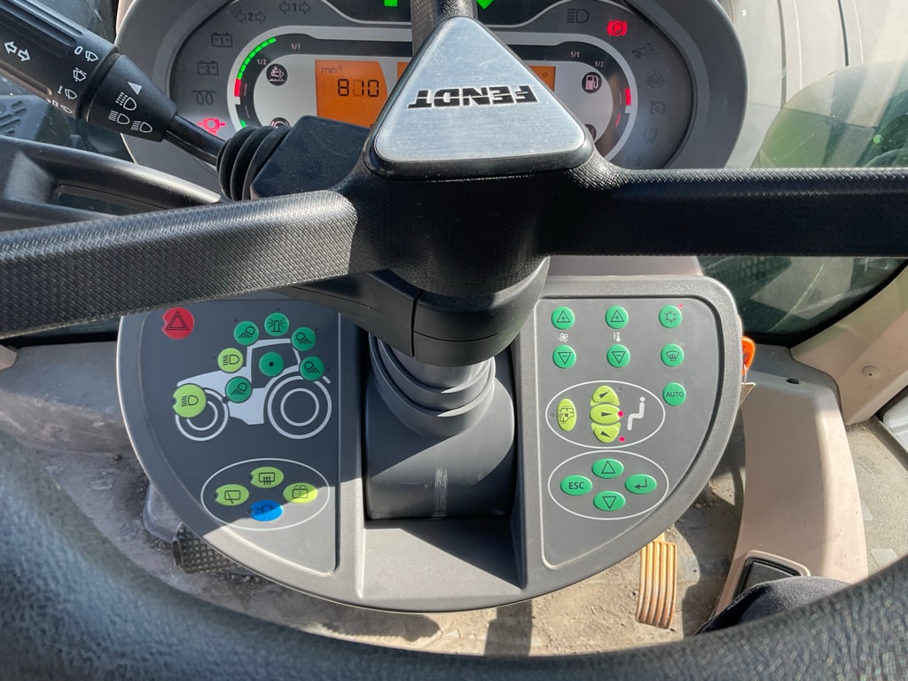 Tracteur FENDT 824 VARIO PROFI + - photo slide 20