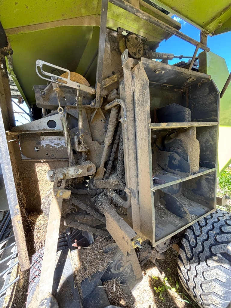 Presse balles rondes CLAAS Rollant 340 - photo slide 8