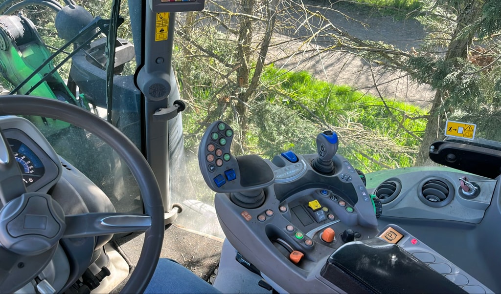 Tracteur chargeur DEUTZ FAHR 6165.4 AGROTRON TTV - photo slide 23