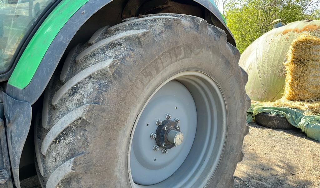 Tracteur chargeur DEUTZ FAHR 6165.4 AGROTRON TTV - photo slide 13