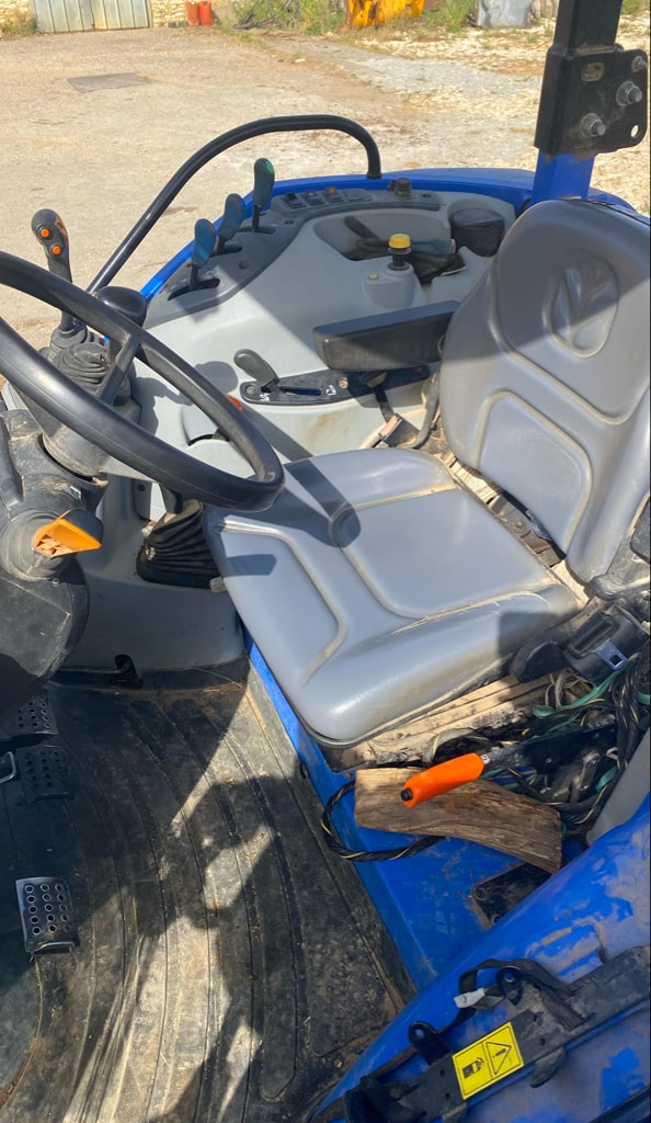 Tracteur chargeur NEW HOLLAND T5.100 - photo slide 11