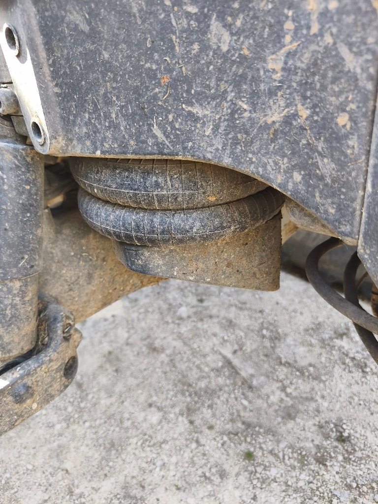Tracteur VALTRA T 214 DIRECT - photo slide 10