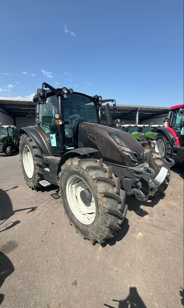 Tracteur VALTRA G125EA - photo slide 2