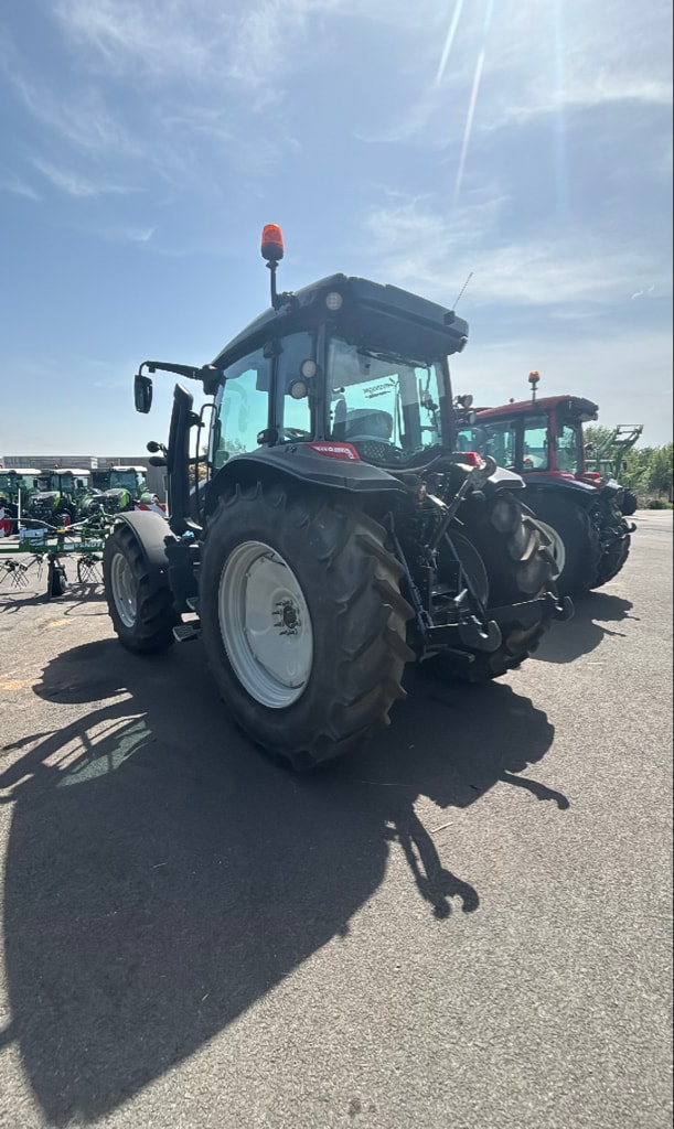 Tracteur VALTRA G125EA - photo slide 4