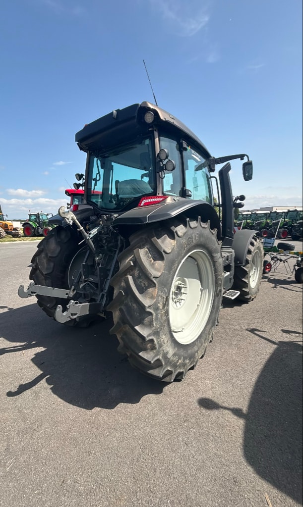 Tracteur VALTRA G125EA - photo slide 3