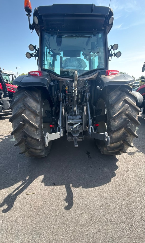 Tracteur VALTRA G125EA - photo slide 9