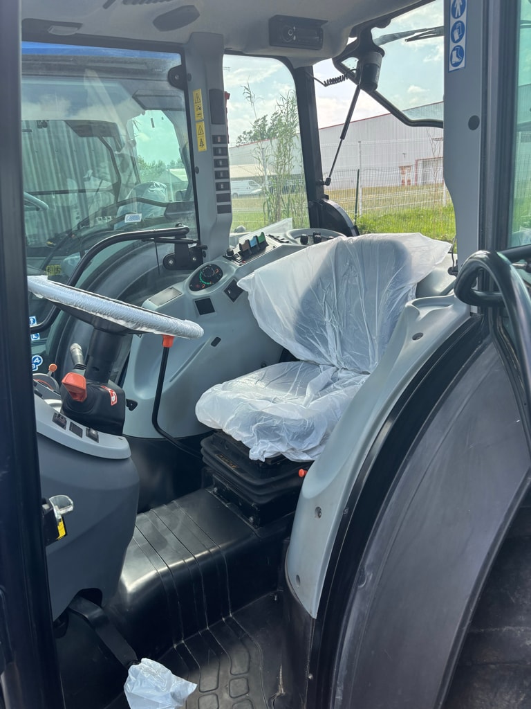 Tracteur NEW HOLLAND T4.100F - photo slide 7
